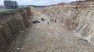 Urfa'da otomobil çukura devrildi: Feci kazada ölü ve yaralı var!