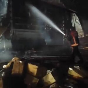 Urfa'da seyir halindeki tır alev topuna döndü!