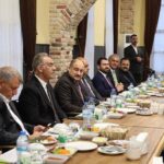 Urfa’daki belediye başkanları iftar sofrasında buluştu!