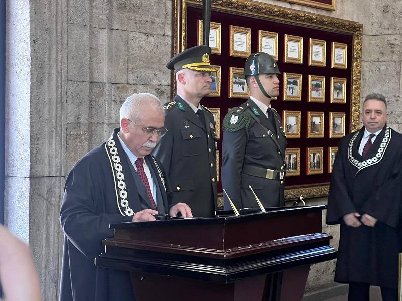 Anayasa Mahkemesi heyeti Anıtkabir’de!