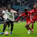 Beşiktaş sahasında, Antalyaspor’u mağlup etti