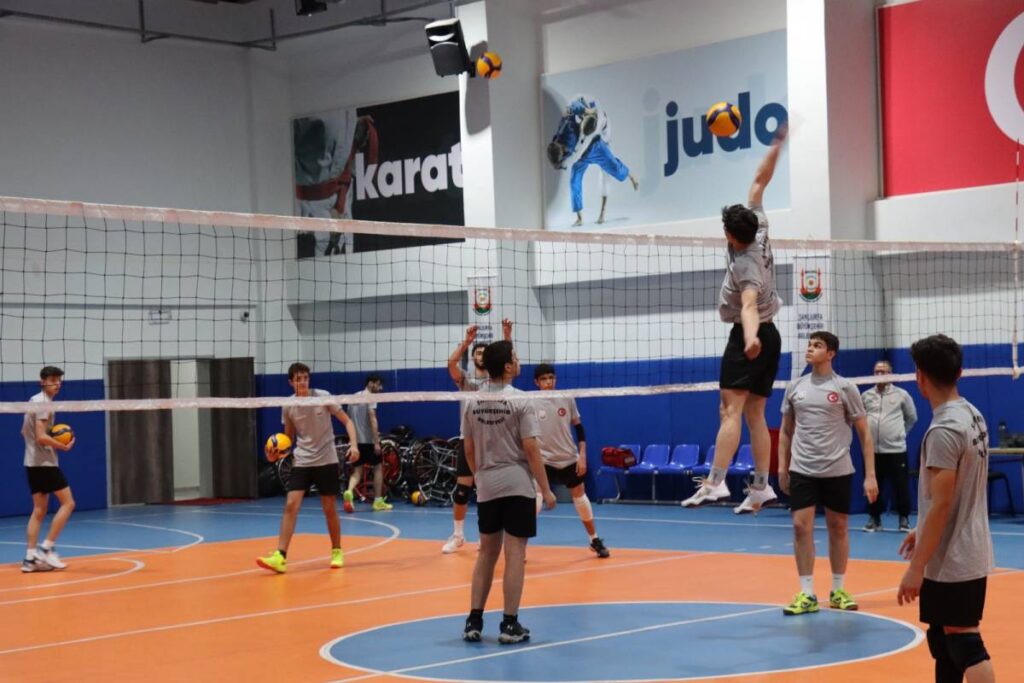Büyükşehir Genç Erkekler Voleybol Takımı çeyrek finallere hazırlanıyor!