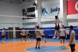 Büyükşehir Genç Erkekler Voleybol Takımı çeyrek finallere hazırlanıyor!