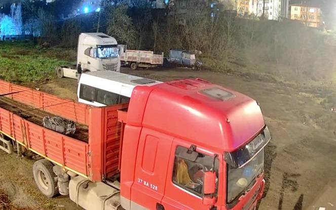 Film gibi olay: Çaldığı tırı satamayınca dolandırıldı! O anlar kamerada!