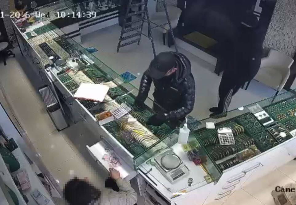 Kuyumcuda soygun girişimi: O anlar Kamerada!