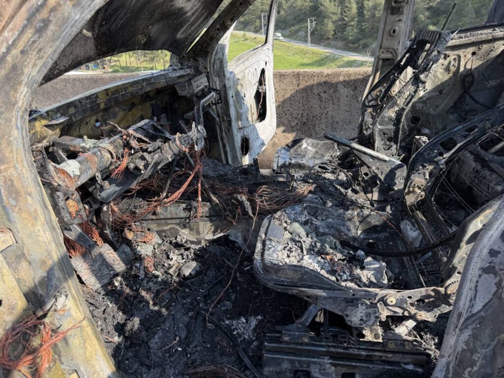 Osmaniye’de pikap alev alev yandı!