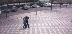 Polis memurunun dikkati hayat kurtardı: O anlar kamerada!