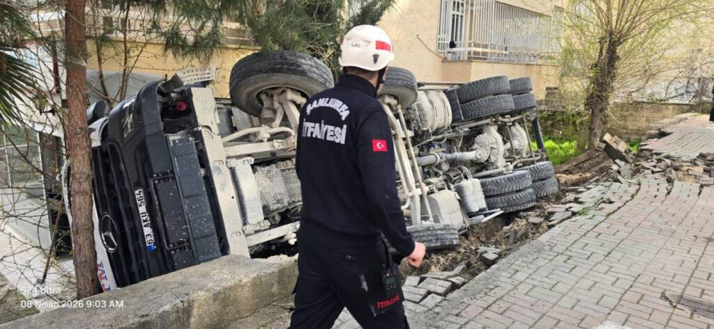Şanlıurfa'da beton mikseri devrildi!