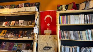 Şanlıurfa’da kültür evi gibi kütüphane! Osmanlı’yı dünyaya tanıtıyor!