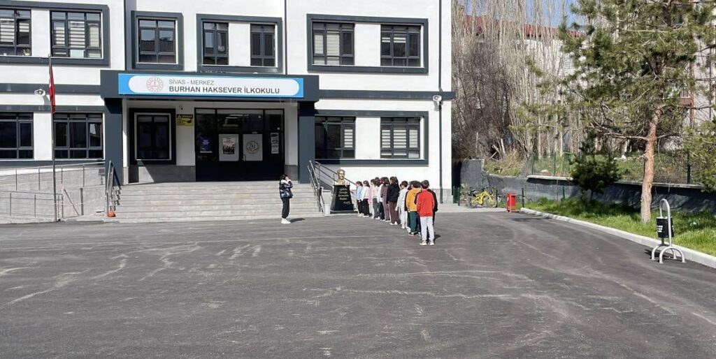 Sivas'ta eğitim sendikalarının iş bırakma çağrısı karşılık bulmadı!