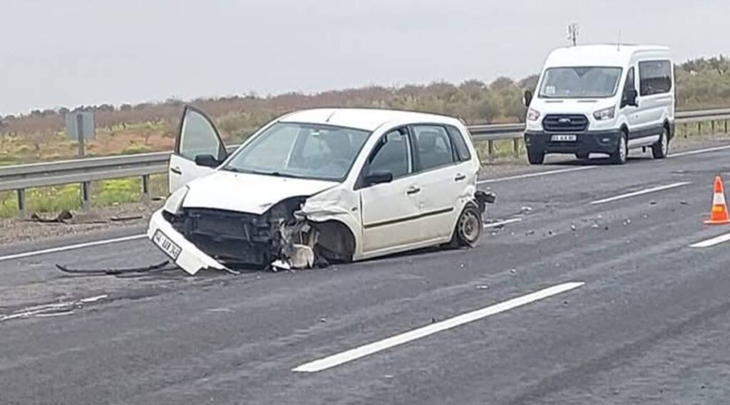 Urfa'da 2 araç çarpıştı! Yaralılar var!