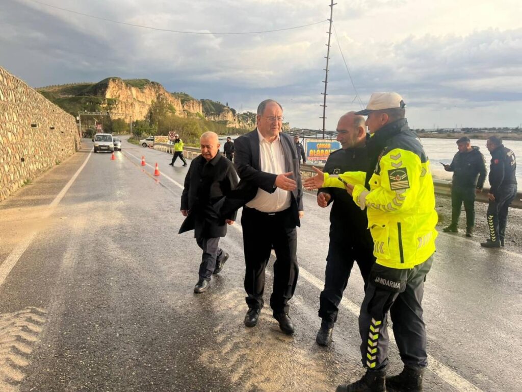 Urfa'da yağış sonrası ekipler harekete geçti!