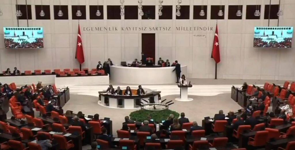 Vekil Ayan'dan yeni trafik kanununa tepki!