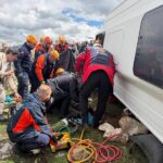 Yolcu otobüsü devrildi: Ölü ve yaralılar var!