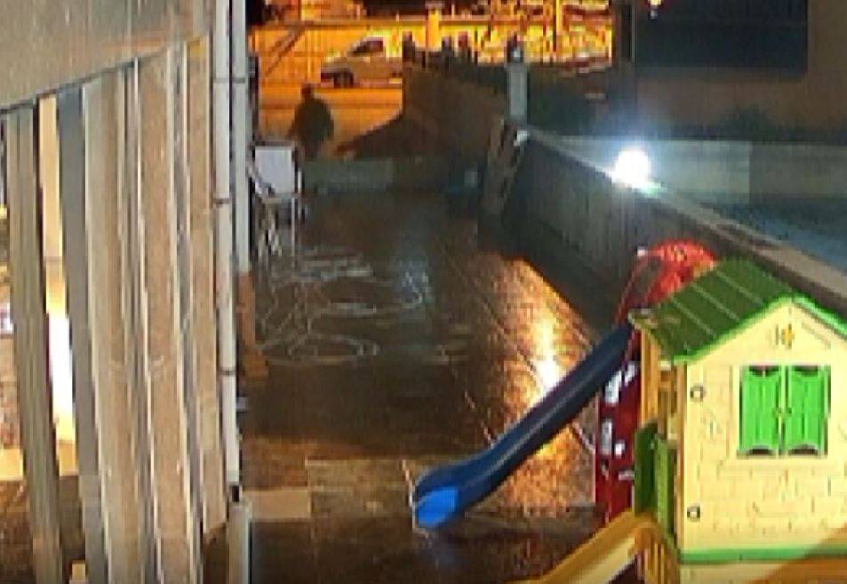 Yolu kısaltmak isterken canından oldu: O anlar kamerada!